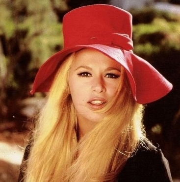 Αλίκη Βουγιουκλάκη