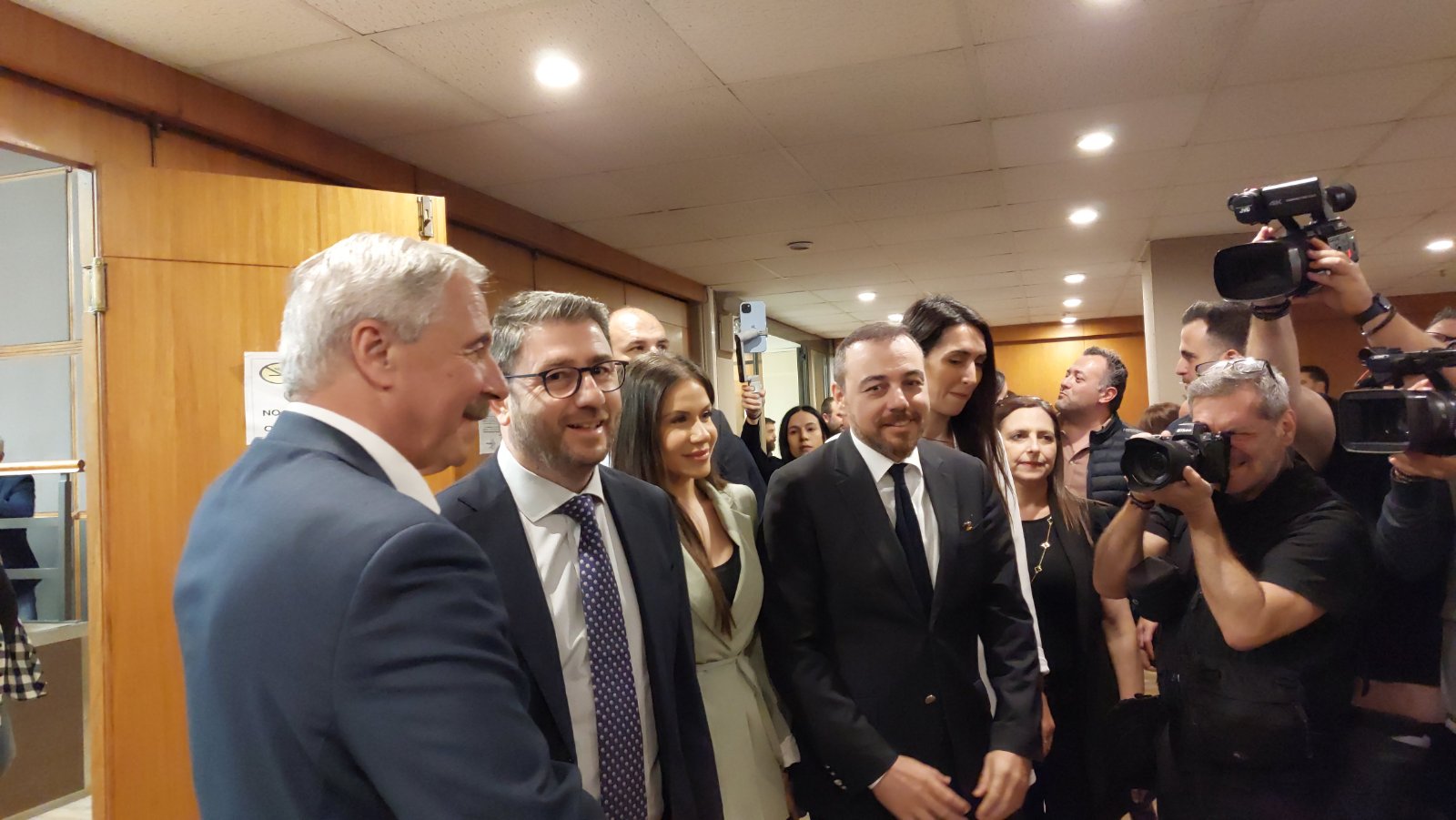 Κατάμεστη η Ανδρόγεω για την παρουσίαση βιβλίου του Γ. Μανιάτη