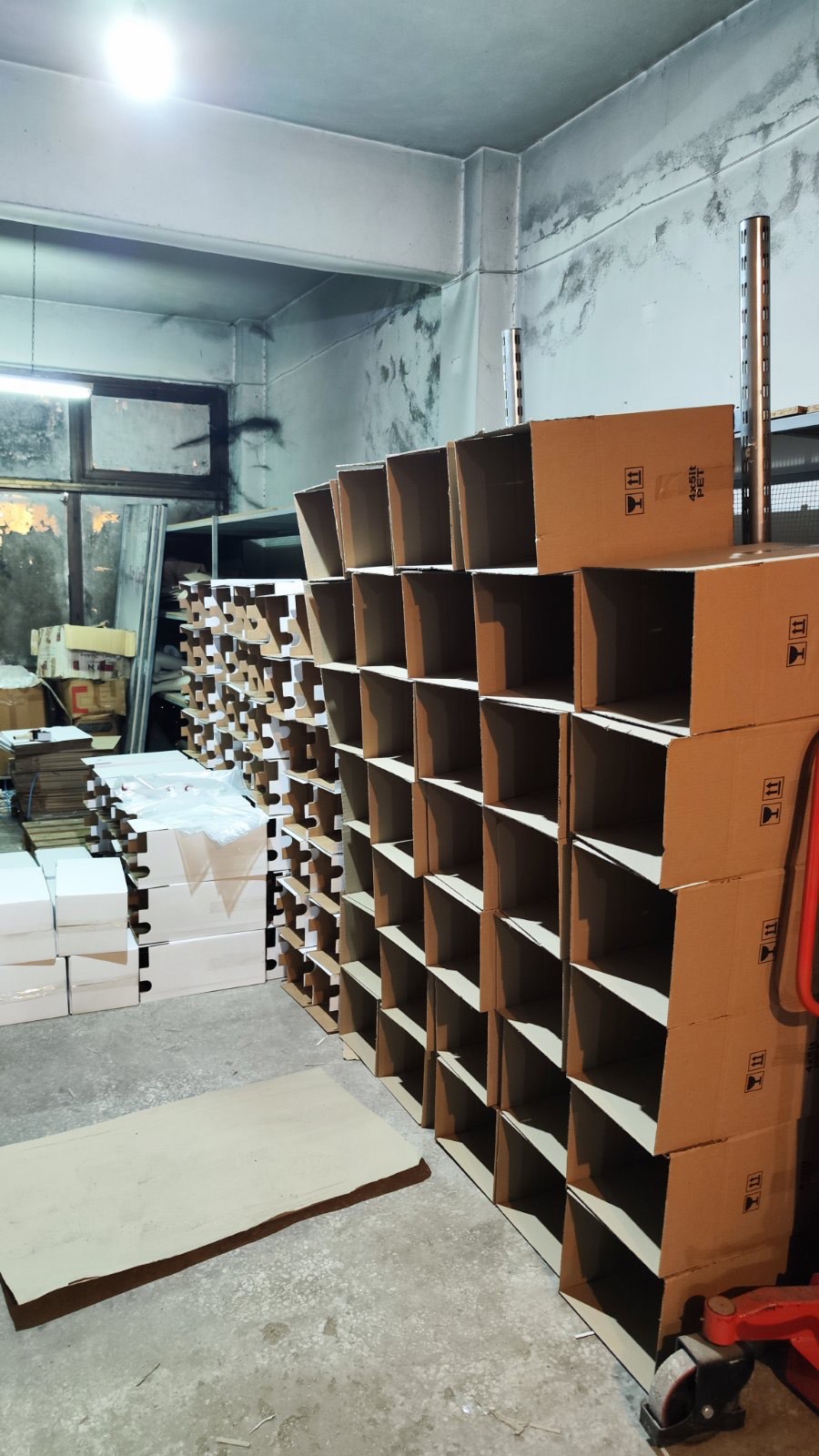 Είχαν μετατρέψει το σπίτι σε... παράνομο αποστακτήριο 