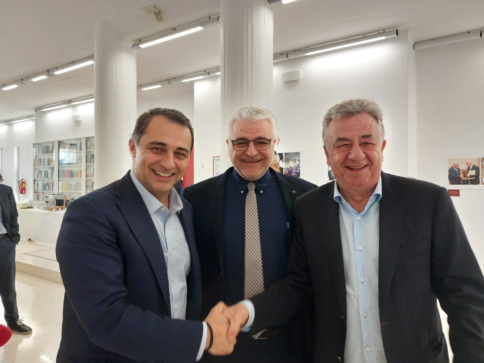 arnaoutakis tavernarakis maximos