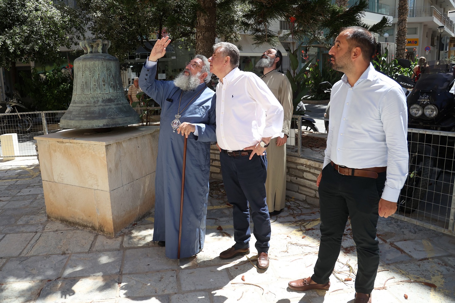 Αρναουτάκης Αρχιεπίσκοπος