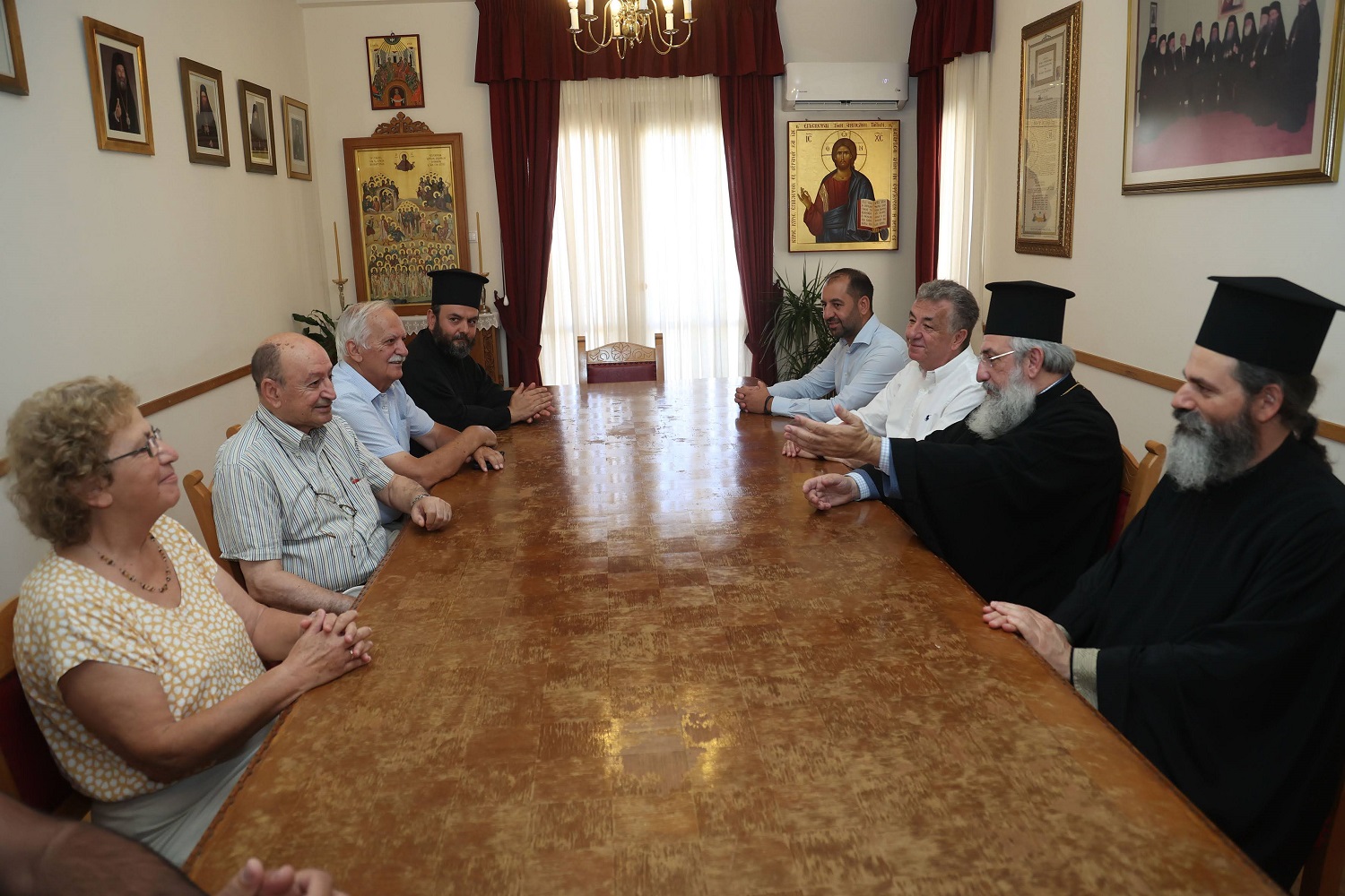 Αρναουτάκης Αρχιεπίσκοπος