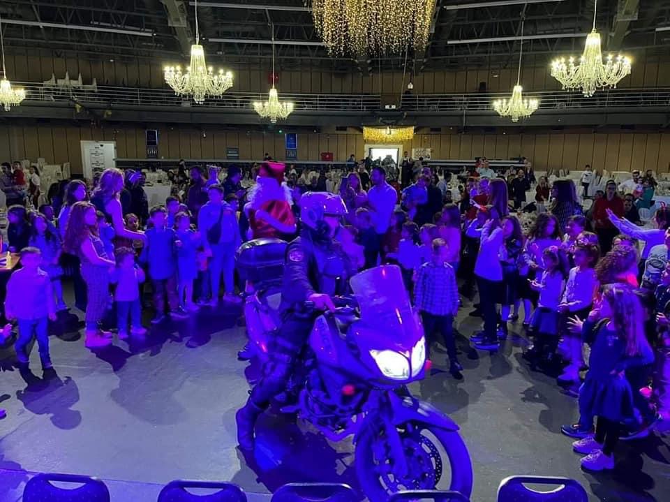 Αστυνομικοί Ηρακλείου χριστουγεννιάτικος χορός