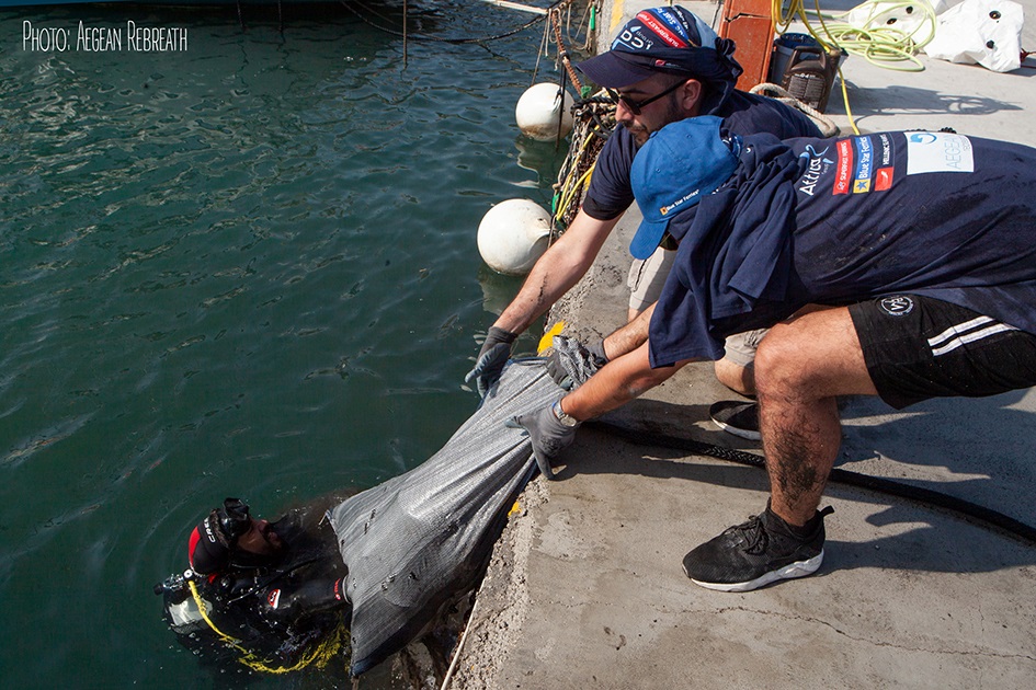 Καθαρισμός θάλασσα