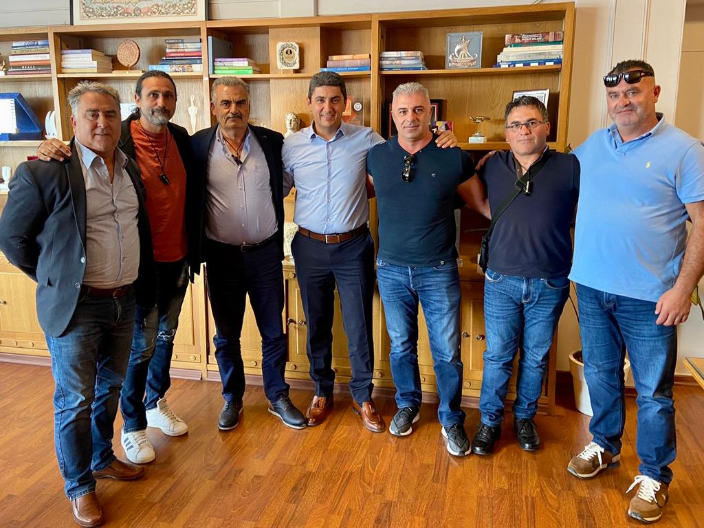 ΣΥΝΑΝΤΗΣΗ ΥπΑΑΤ ΚΑΙ ΒΟΥΛΕΥΤΗ ΗΡΑΚΛΕΙΟΥ ΛΕΥΤΕΡΗ ΑΥΓΕΝΑΚΗ ΜΕ ΤΟΝ ΑΓΡΟΤΙΚΟ ΣΥΝΕΤΑΙΡΣΙΜΟ ΕΛΑΙΟΠΣΑΡΑΓΩΓΩΝ ΑΣΤΕΡΟΥΣΙΩΝ 