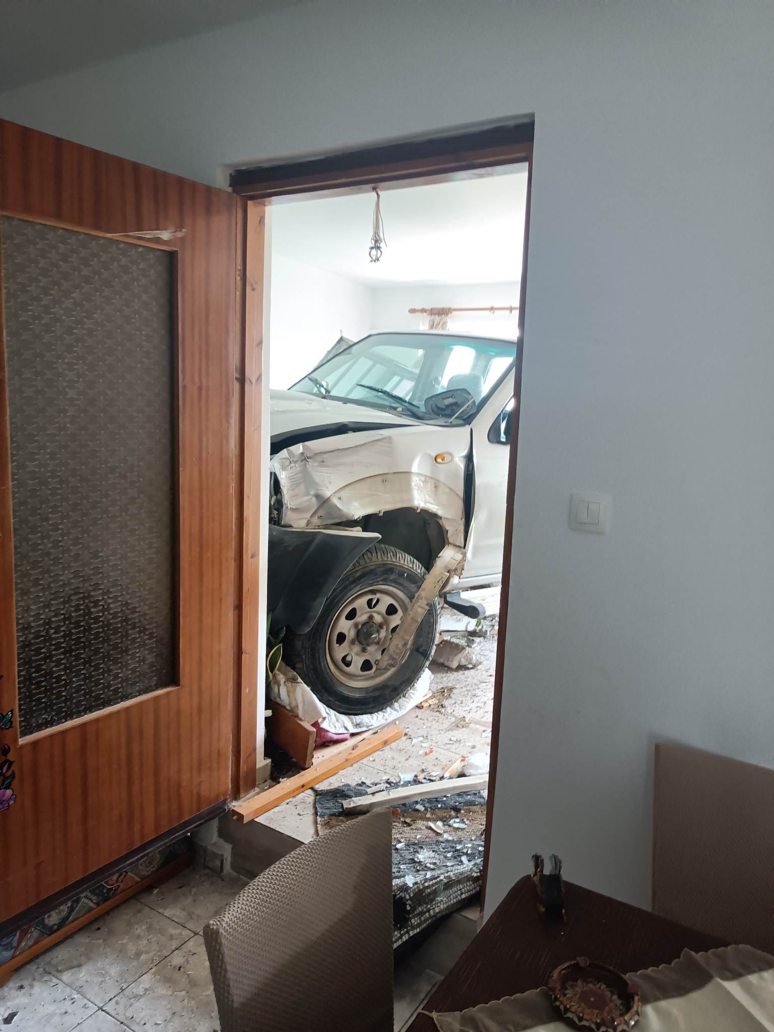 Αυτοκίνητο εισβολή