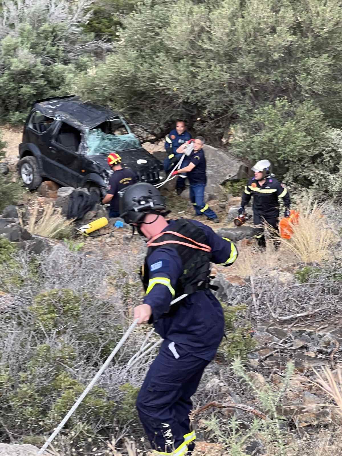 διάσωση τροχαίο γκρεμός πυροσβεστική