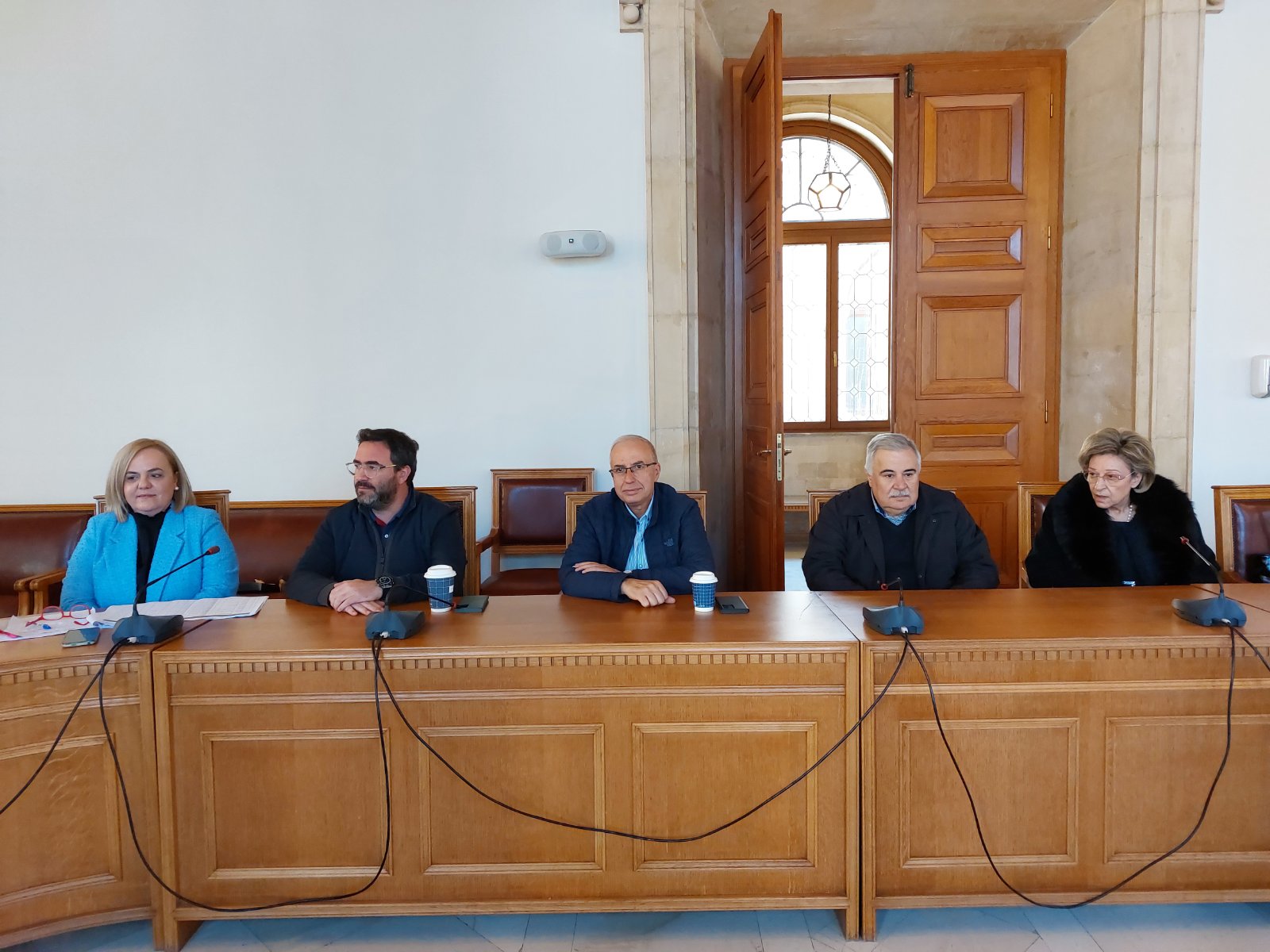 dimotiki epitropi....