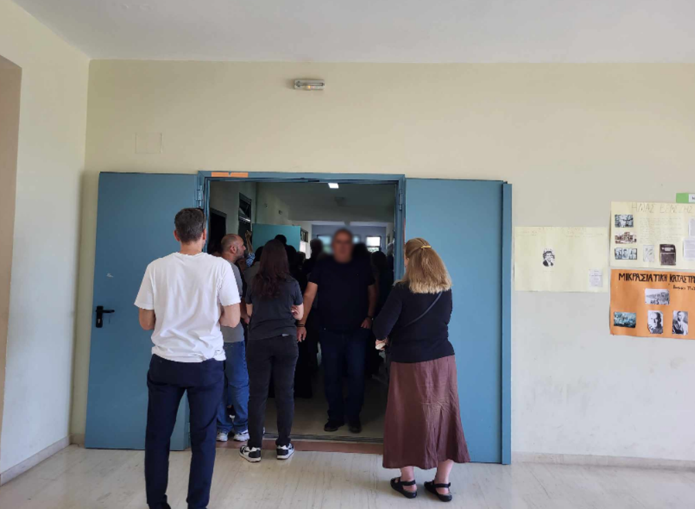 Eκλογικό κέντρο στο Ηράκλειο.