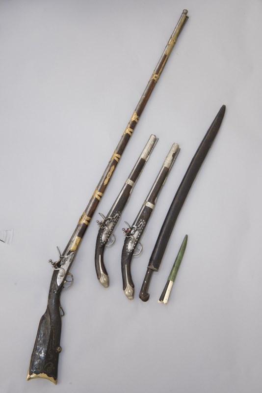 "Των αντρειωμένων τ' άρματα"