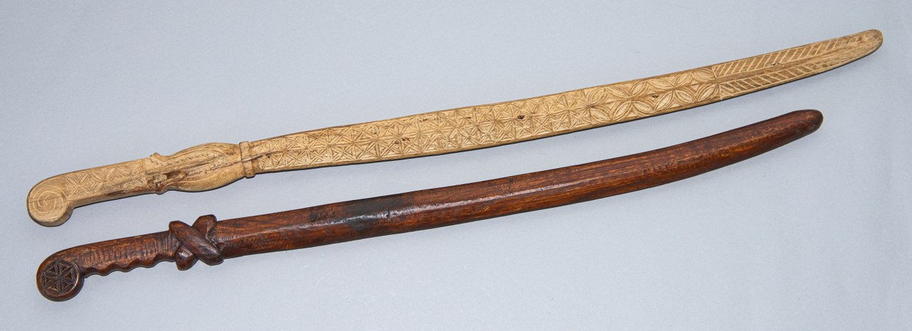 «Σπαθοράβδια», ξύλινα σπαθιά, πρωτόγονα όπλα των επαναστατών