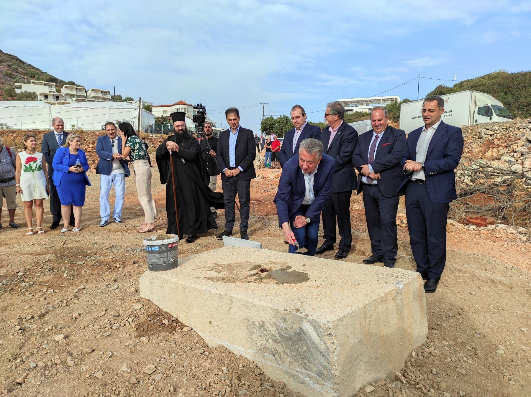 ελούντα χιλς θεμελίωση 