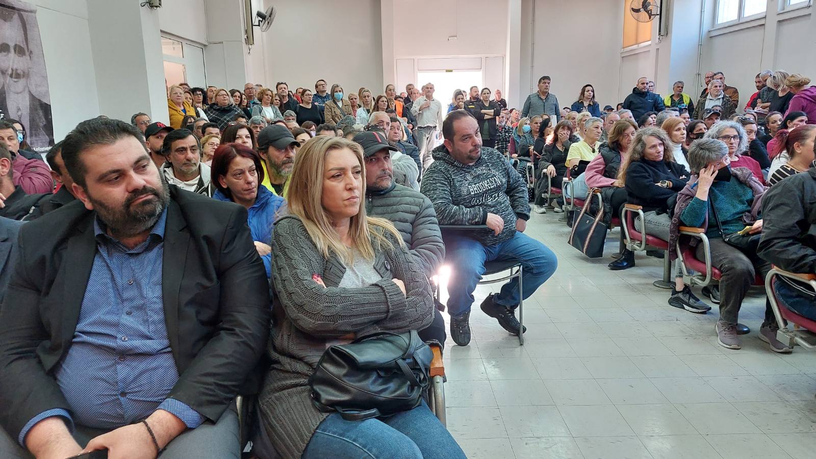 Συμβασιούχοι