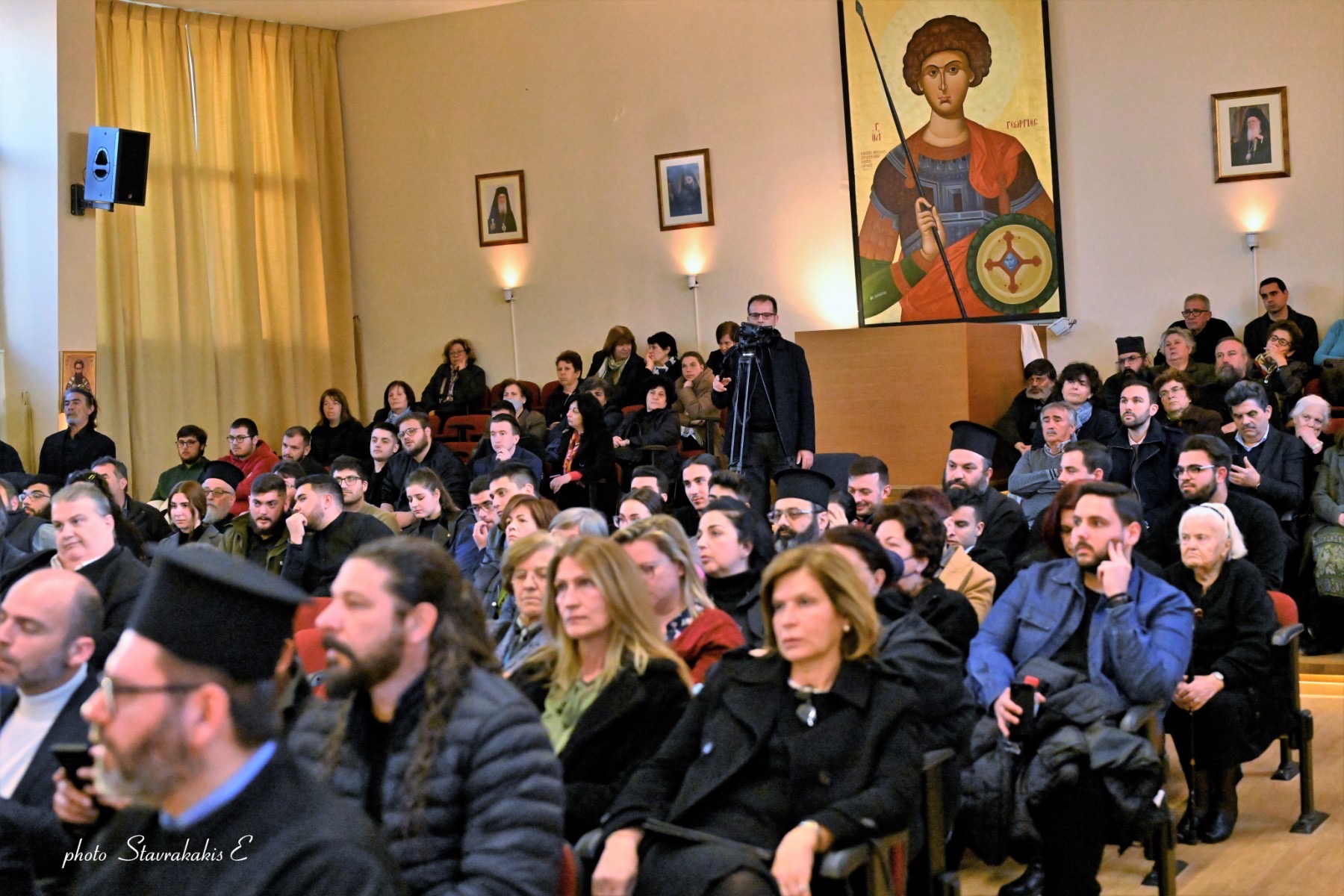 Πλήθος κόσμου στην επερίδα για την Αγιοκατάξη του Πατριάρχη Κωνσταντινοπόλεως Ιερεμία Α