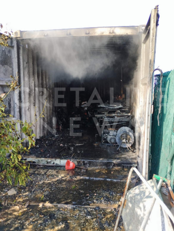 Φωτιά κατέστρεψε ολοσχερώς μεταλλικό κοντέινερ 