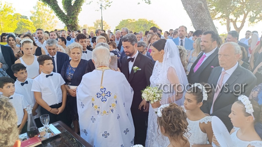 Με παπά και με κουμπάρο παντρεύτηκε την αγαπημένη του ο Δήμαρχος Χανίων