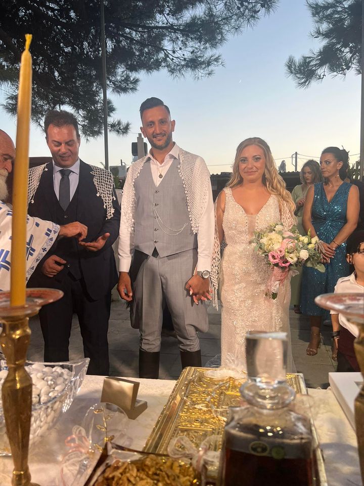 Γάμος Μοναστηράκι