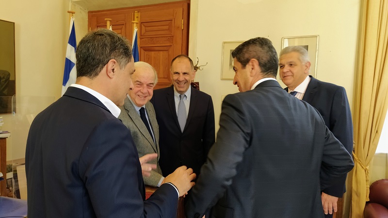 Συνάντηση του Δημάρχου Βασίλη Λαμπρινού με τον Υπουργό Επικρατείας, Γιώργο Γεραπετρίτη