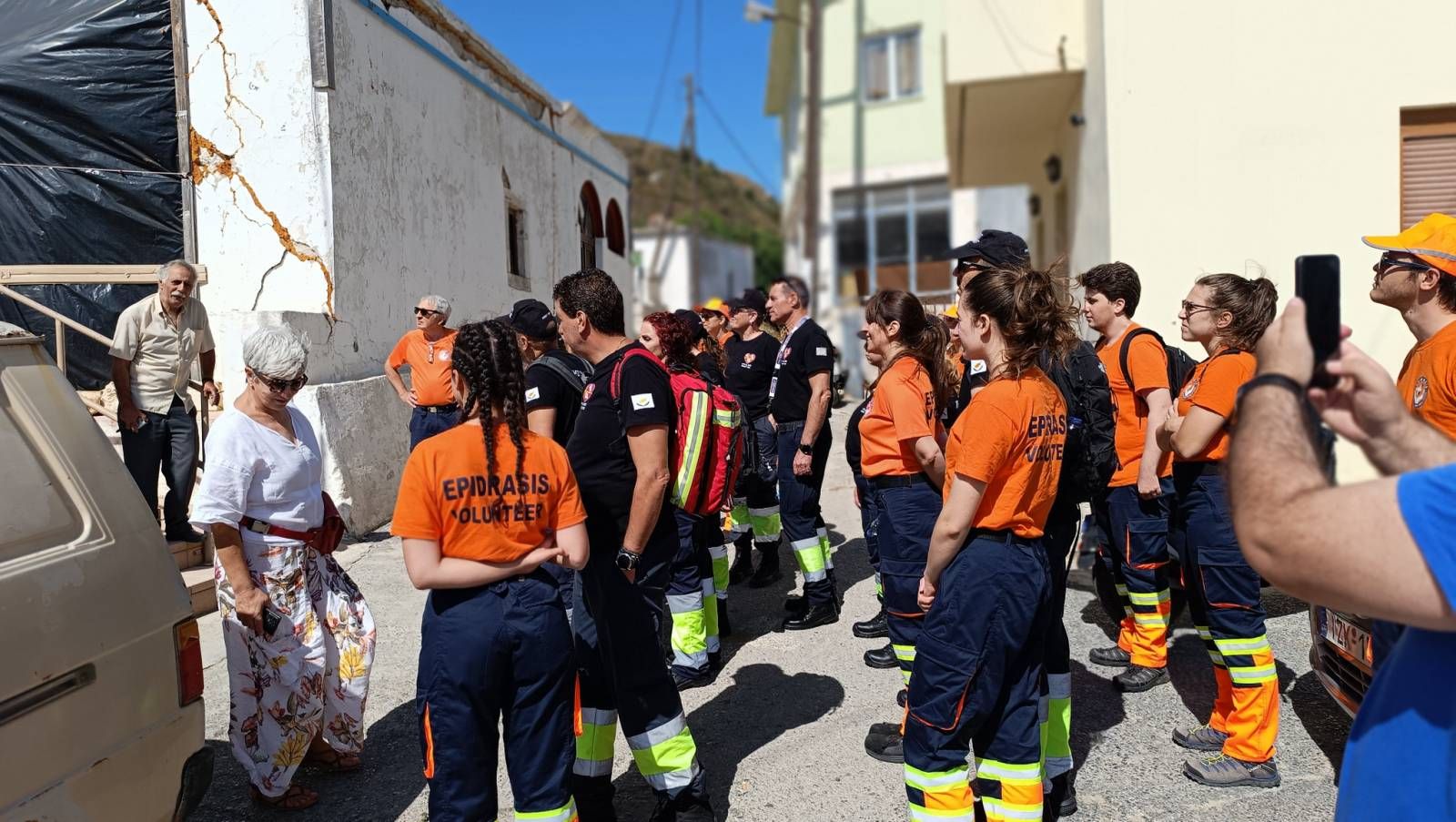 Με τη συμμετοχή εθελοντών από την Κύπρο η άσκηση πολιτικής προστασίας στο Αρκαλοχώρι 
