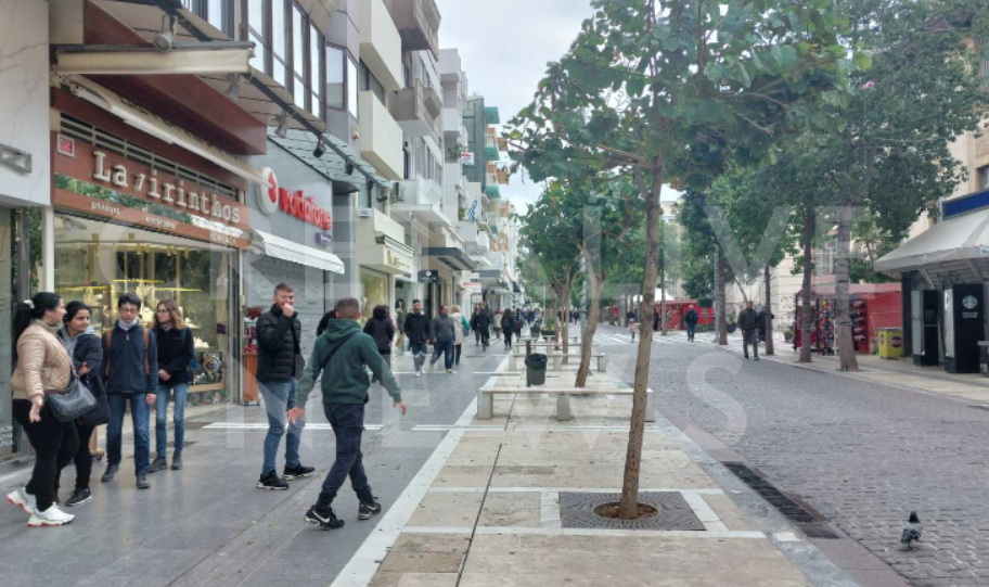Ανοικτά τα καταστήματα στο Ηράκλειο - Υποτονική η κίνηση - Δείτε φωτογραφίες