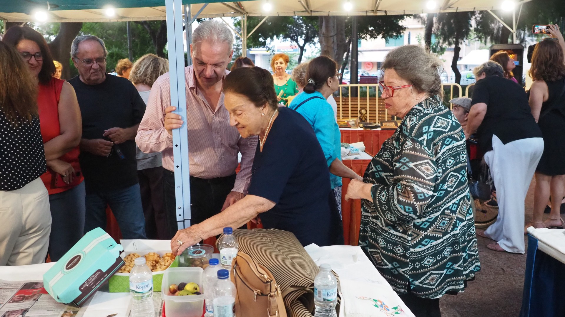 Καλοκαιρινός παζάρι Γυναικείων σωματείων