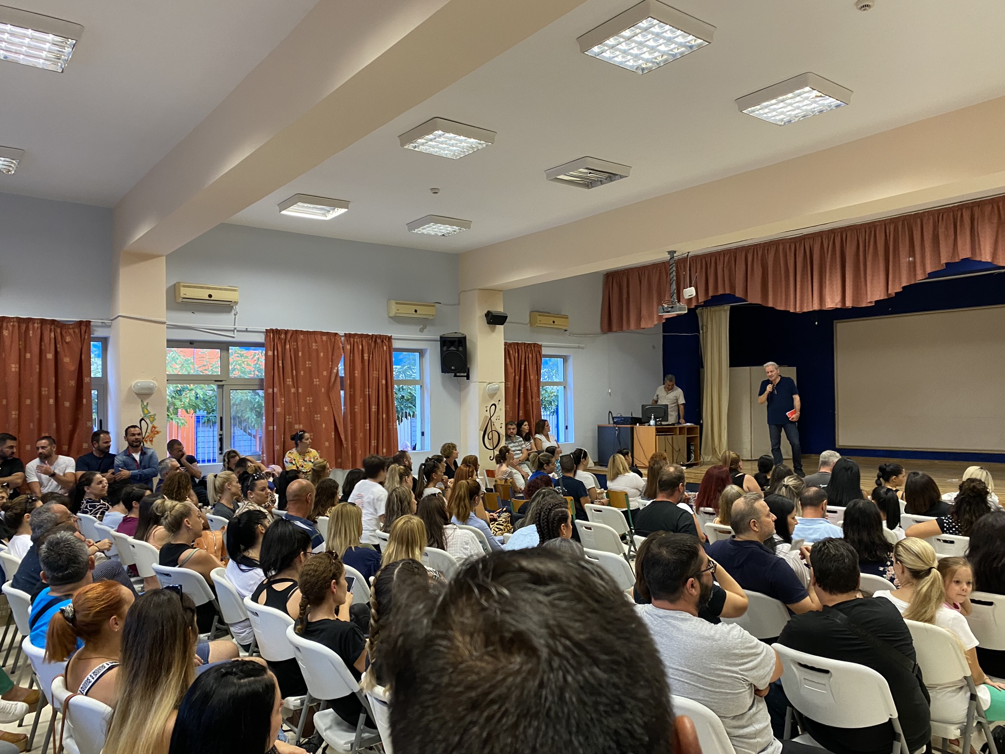 Καλοκαιρινός Σχολειο