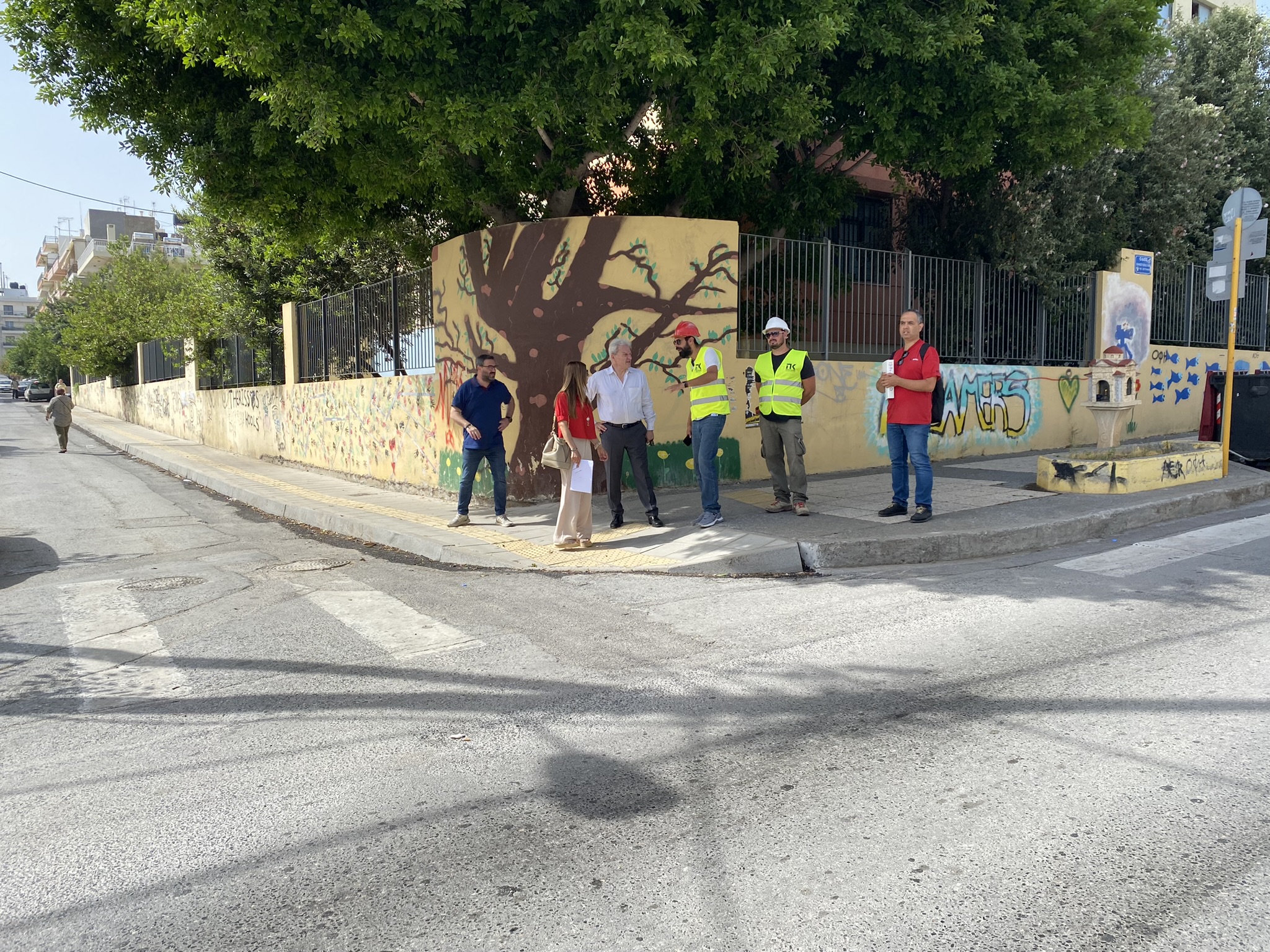 Ηράκλειο: Πιο εύκολη και ασφαλής η πρόσβαση στα σχολεία με την κατασκευή πεζοδρομίων και 25 υπερυψωμένων διαβάσεων