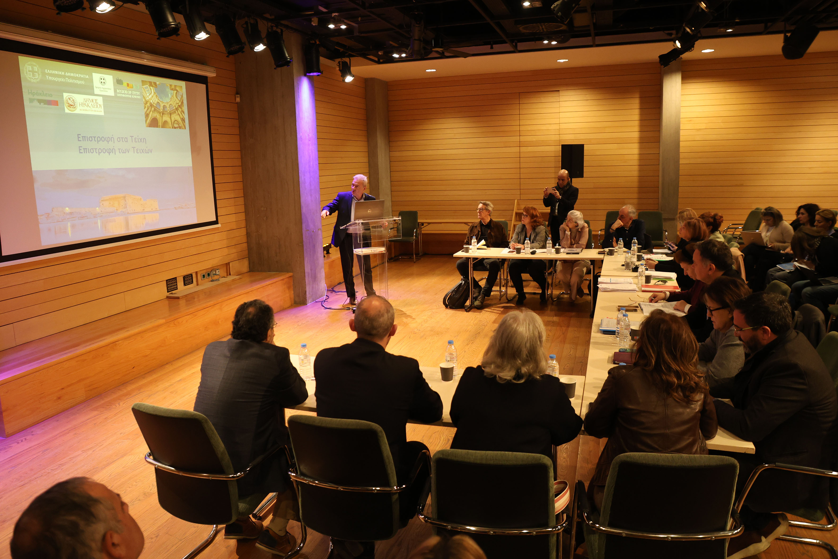 Καλοκαιρινός Μενδώνη