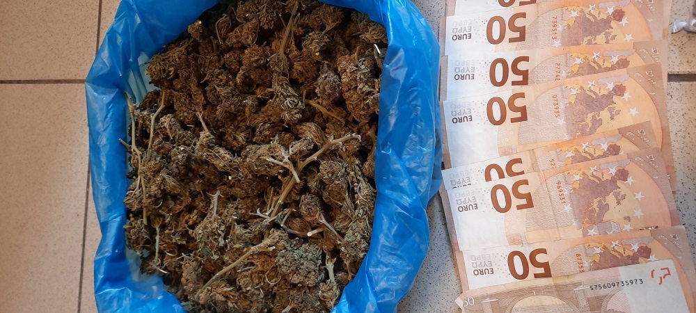 ναρκωτικά κάνναβη κοκαΐνη