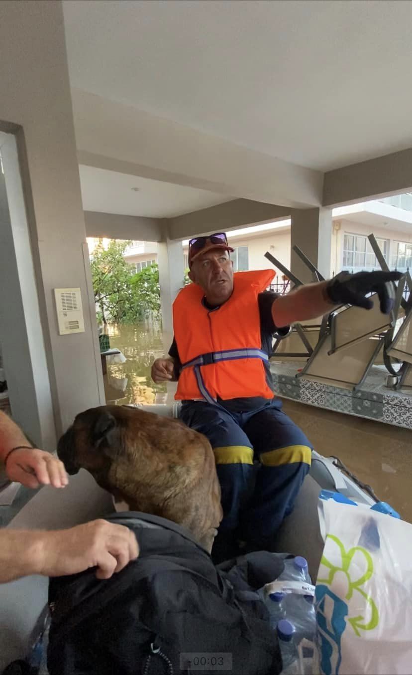 kritikoi pyrosvestes 10