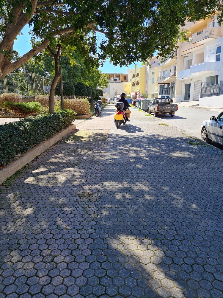 Λαϊκή πλακόστρωτο