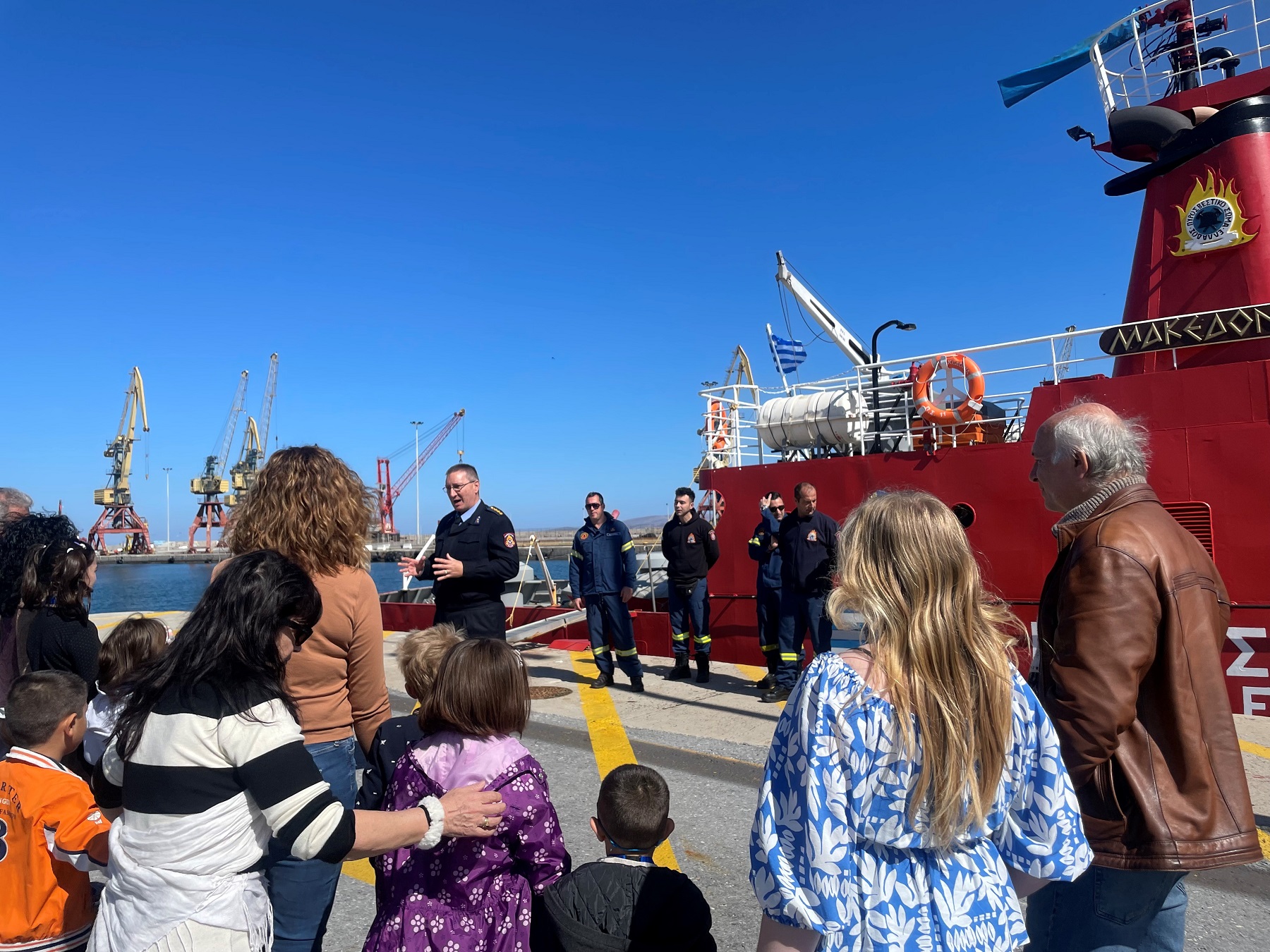 Λιμάνι Ηρακλείου παιδια sos