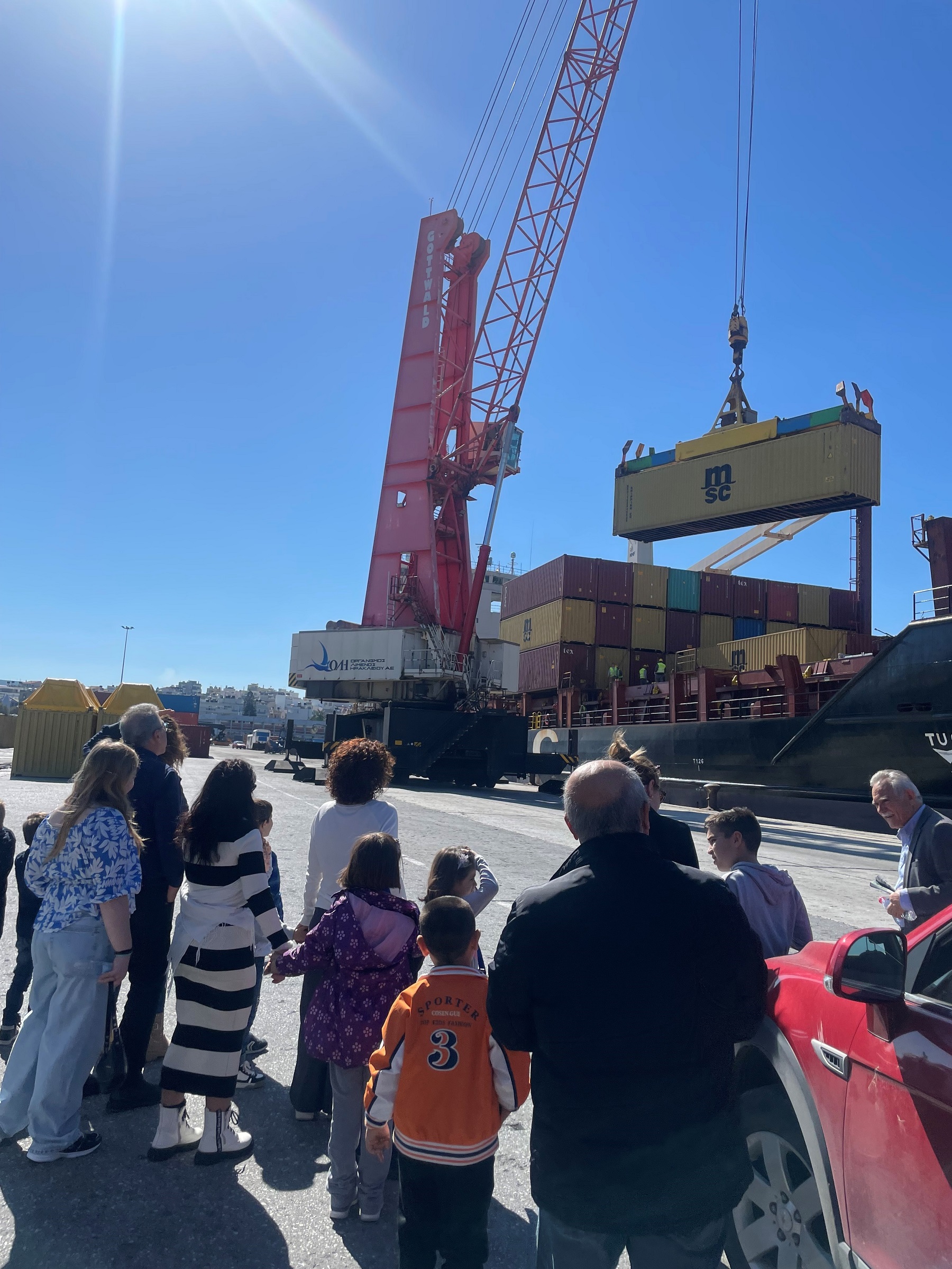 Λιμάνι Ηρακλείου παιδια sos