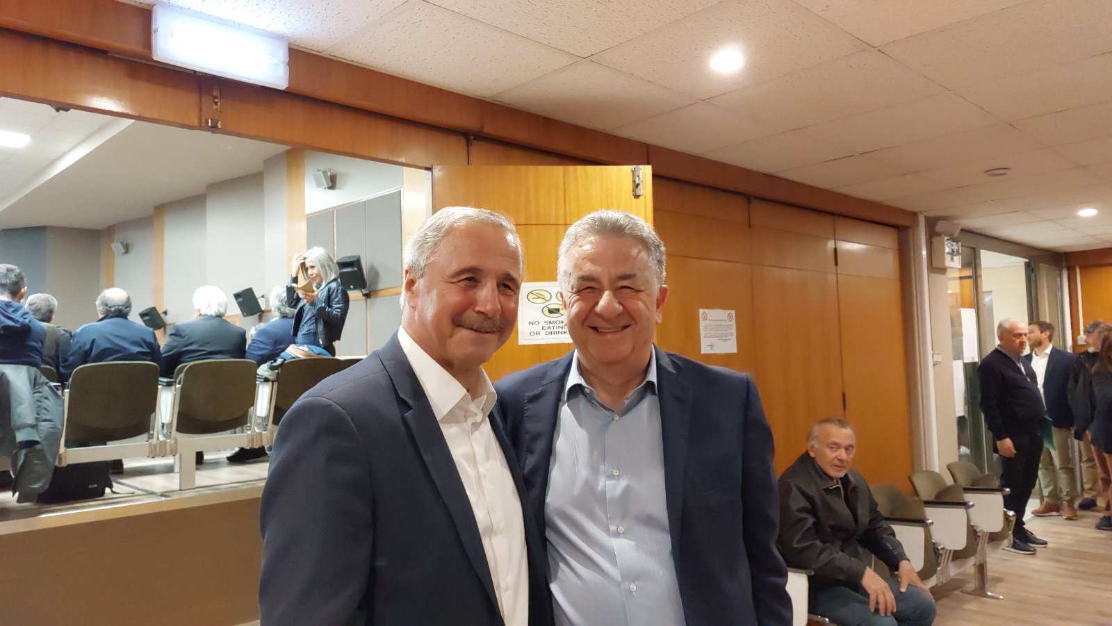 Κατάμεστη η Ανδρόγεω για την παρουσίαση βιβλίου του Γ. Μανιάτη