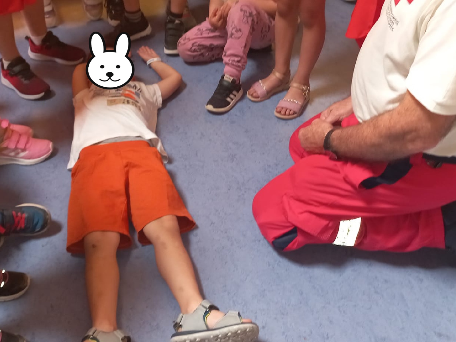  Εθελοντισμός και πρώτες βοήθειες στο 32ο και 43ο Νηπιαγωγείο με τη συμμετοχή των μικρών μαθητών και μαθητριών