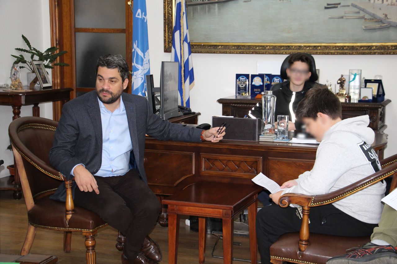 Συνέντευξη με τον Δήμαρχο Χανίων, Π. Σημανδηράκη από μαθήτριες & μαθητές του 1ου Πειραματικού Γυμνασίου Χανίων