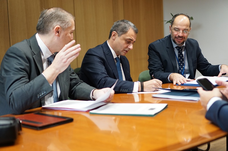 Στις Βρυξέλλες για το Συμβούλιο Ανταγωνιστικότητας ο Μάξιμος Σενετάκης