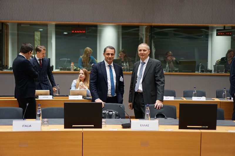 Στις Βρυξέλλες για το Συμβούλιο Ανταγωνιστικότητας ο Μάξιμος Σενετάκης