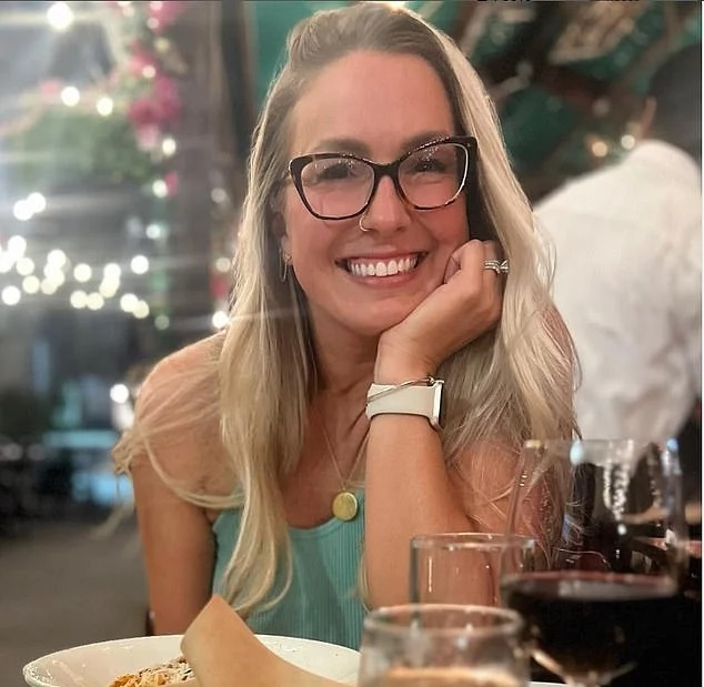 Η Μέρεντιθ Στιλ ανακάλυψε ότι τα παιδιά της είχαν απαχθεί ψηφιακά το 2021. Ένας λογαριασμός στο Instagram έκλεψε φωτογραφίες της και παρουσίασε τα παιδιά της σαν να ήταν δικά του.