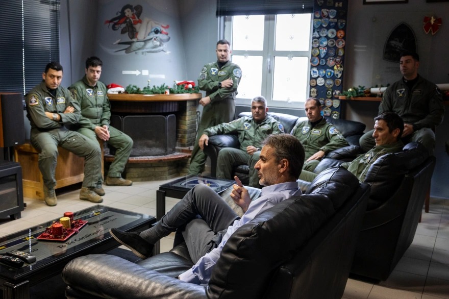 Στην 115 Πτέρυγα Μάχης ο Κυριάκος Μητσοτάκης