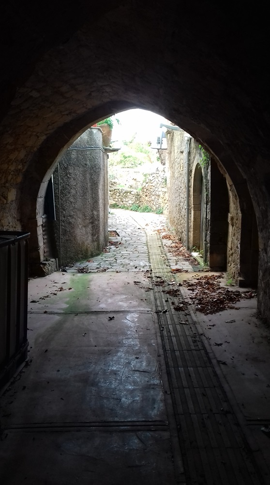 Μούντρος πεζοπορία