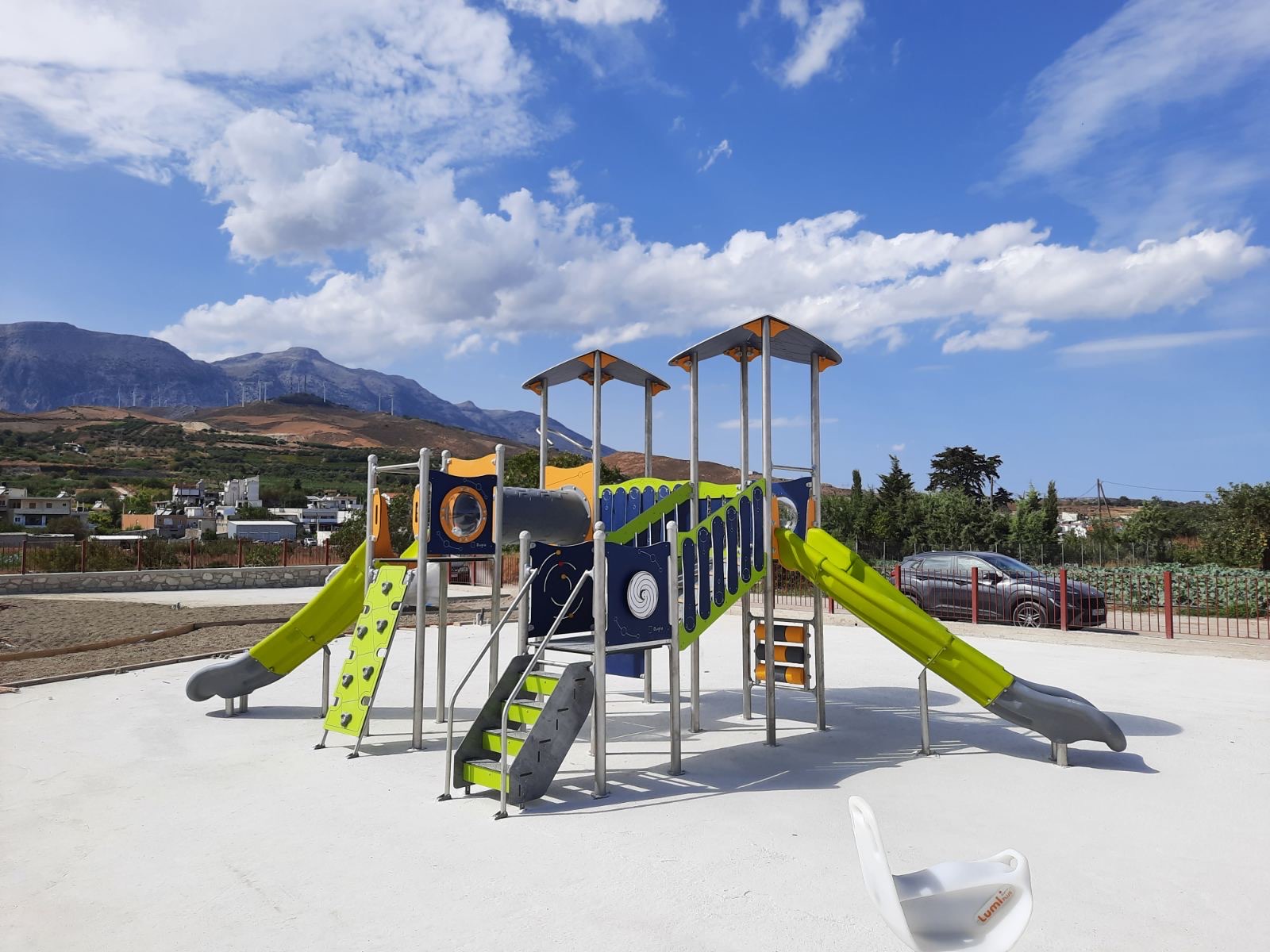 Στην τελική ευθεία οι εργασίες κατασκευής της νέας παιδικής χαράς στην Αγία Βαρβάρα