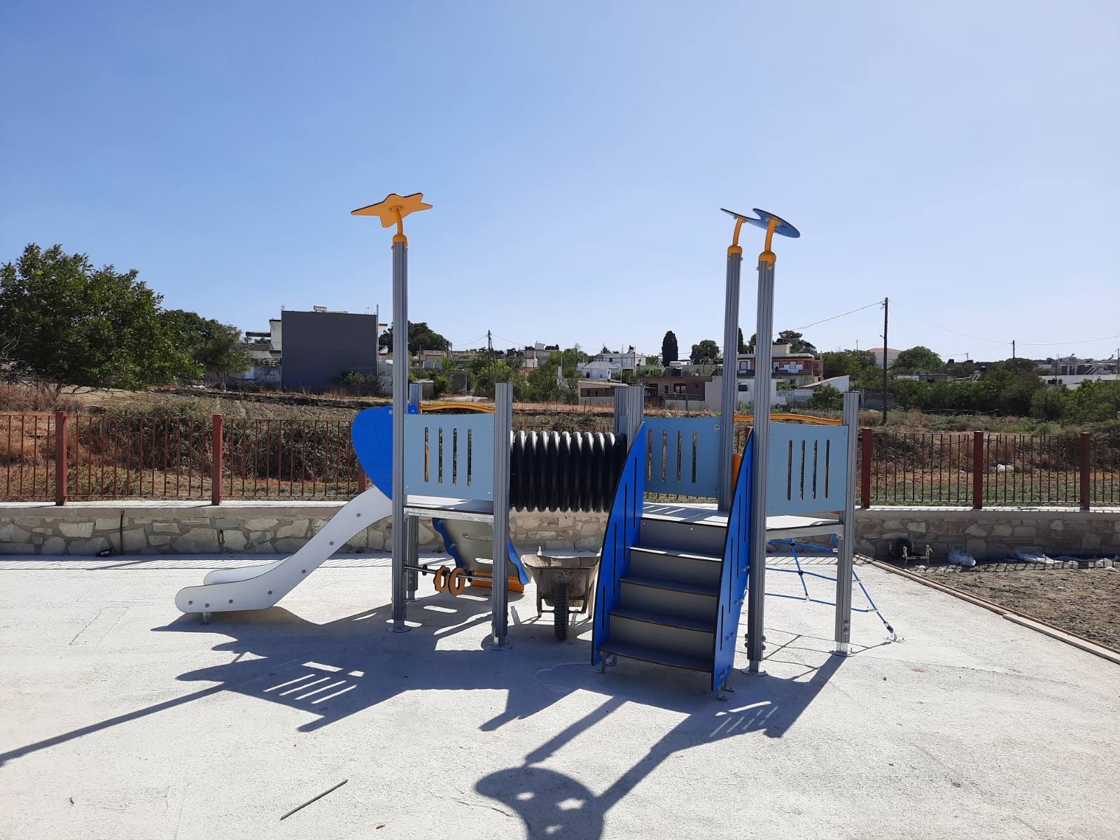 Στην τελική ευθεία οι εργασίες κατασκευής της νέας παιδικής χαράς στην Αγία Βαρβάρα