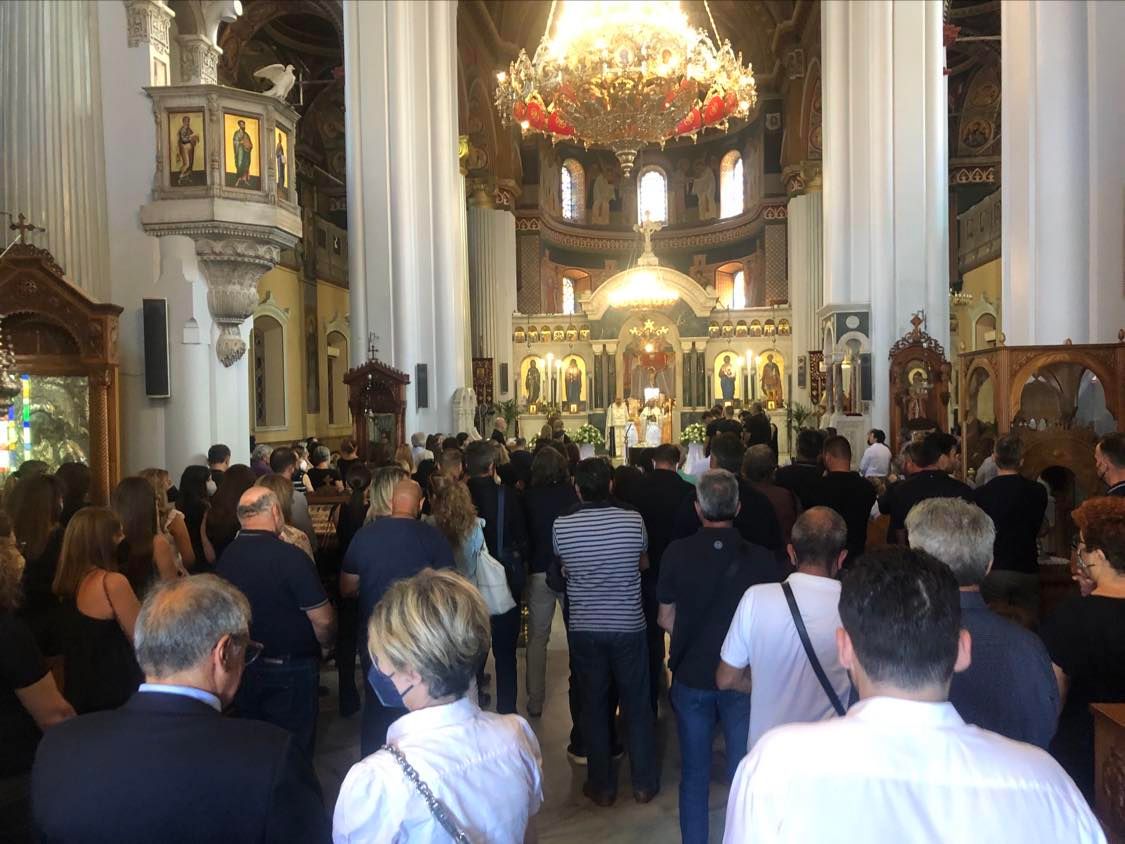 Βασίλης Παπαζήσης κηδεία