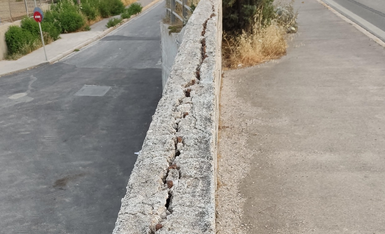 τοιχίο παραλιακή