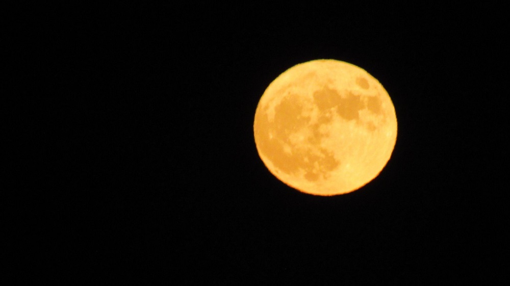 Πεζοπορία πανσέληνος