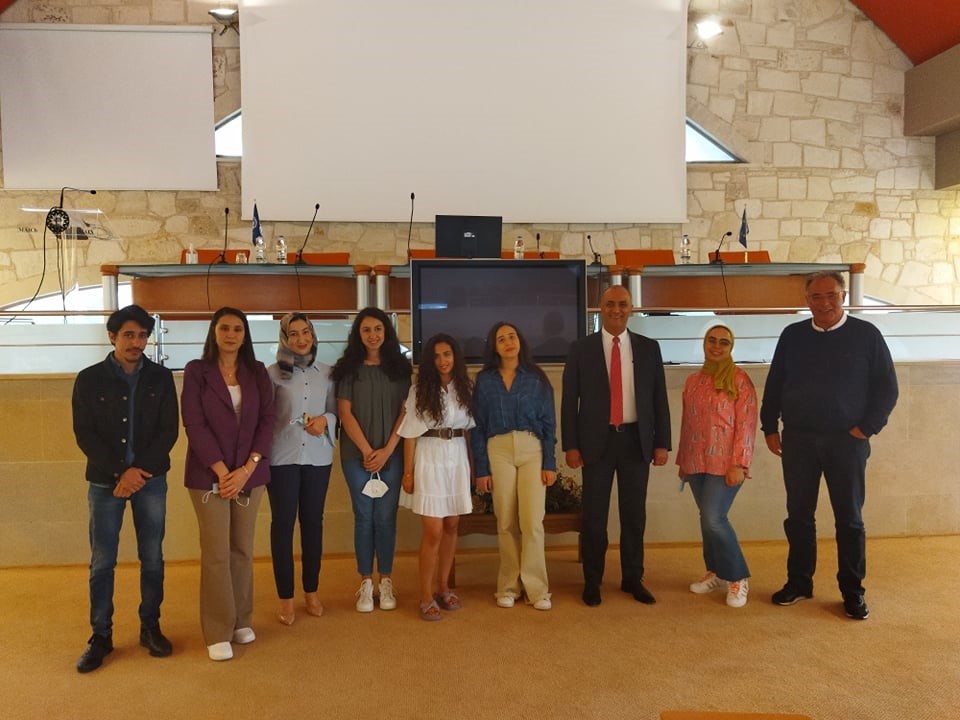 Ο Πρέσβης του Βασιλείου του Μαρόκου μαζί με φοιτητές