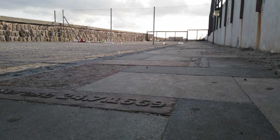 πλάκες παραλιακή