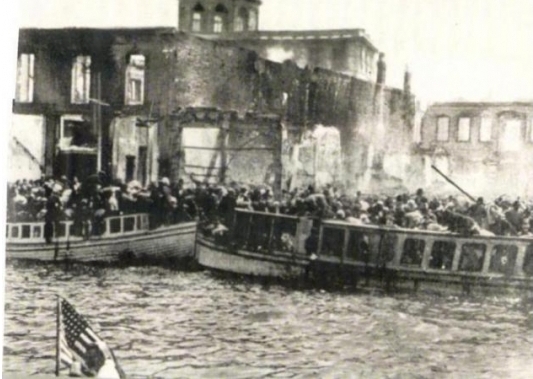 Η Σμύρνη μάννα καίγεται