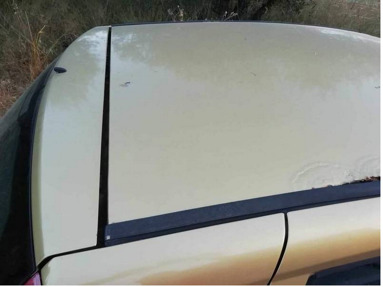 Σφαίρα “προσγειώθηκε” σε αυτοκίνητο - Φωτογραφίες